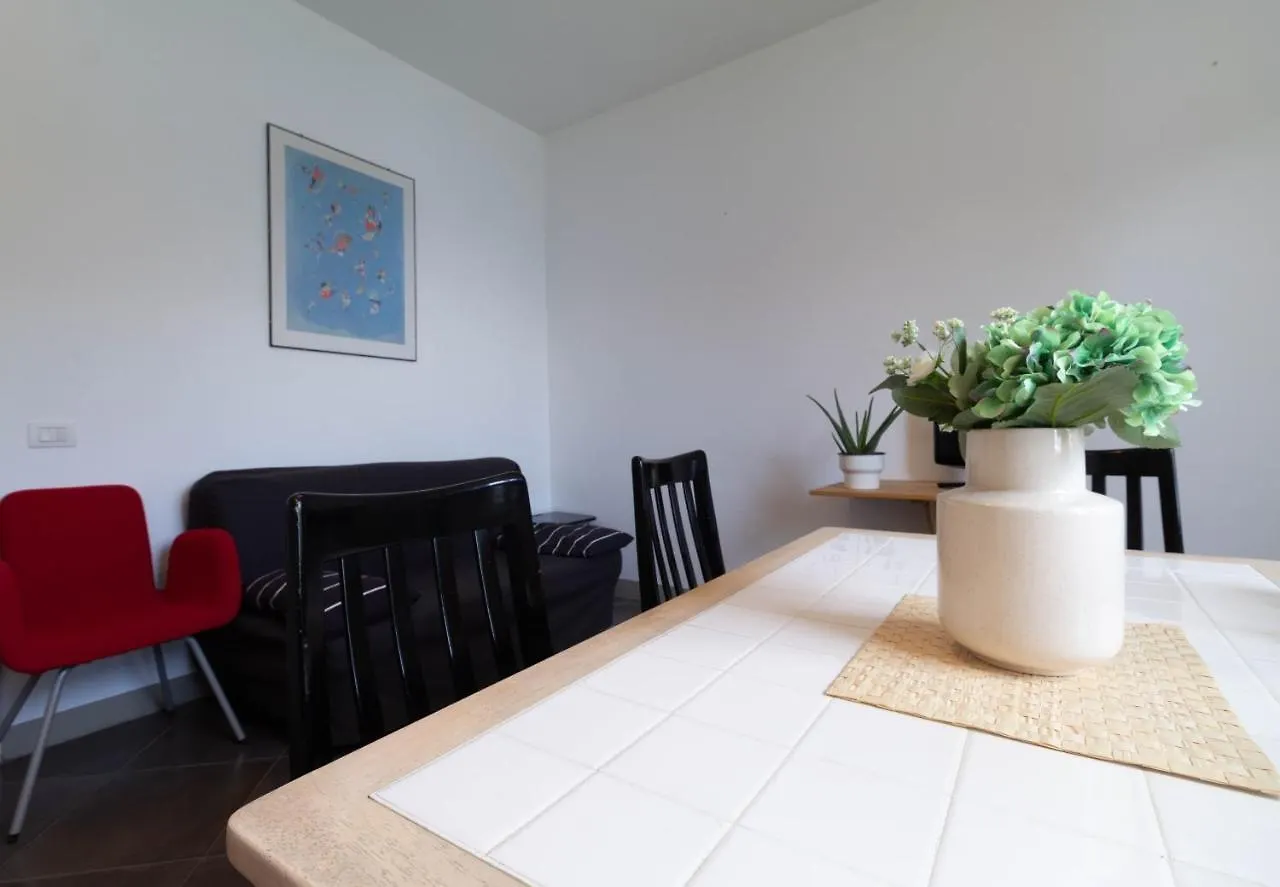 Mamma Ciccia Holiday Home - Confalonieri Mandello del Lario Apartment